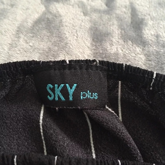 Off The Shoulder Top - Picture 5 of 5